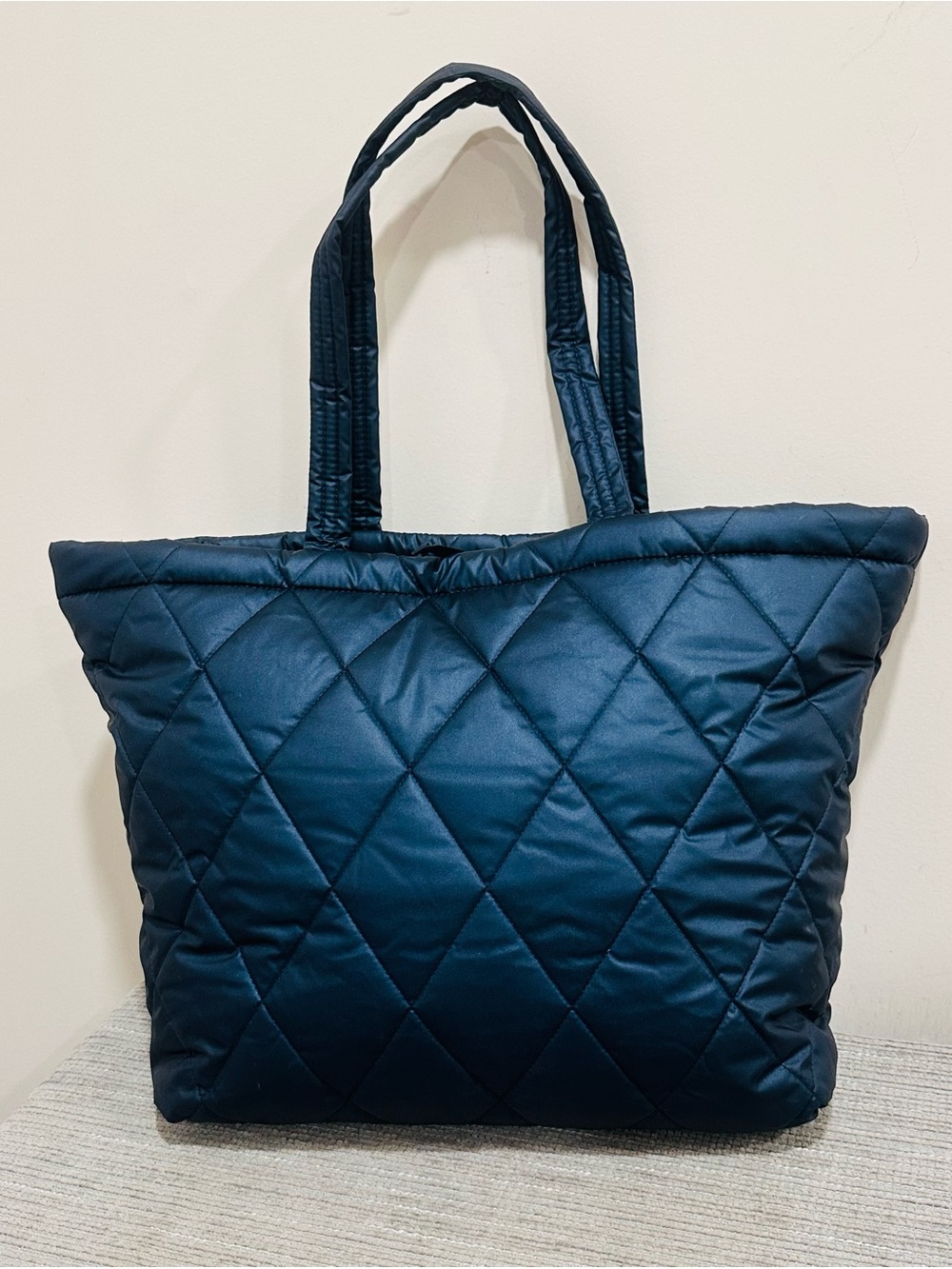 Vera Bradley East West Tote in Ultralight Peacoat Navy‎